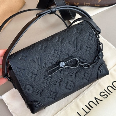 LV M81746 Steamer Wearable Wallet