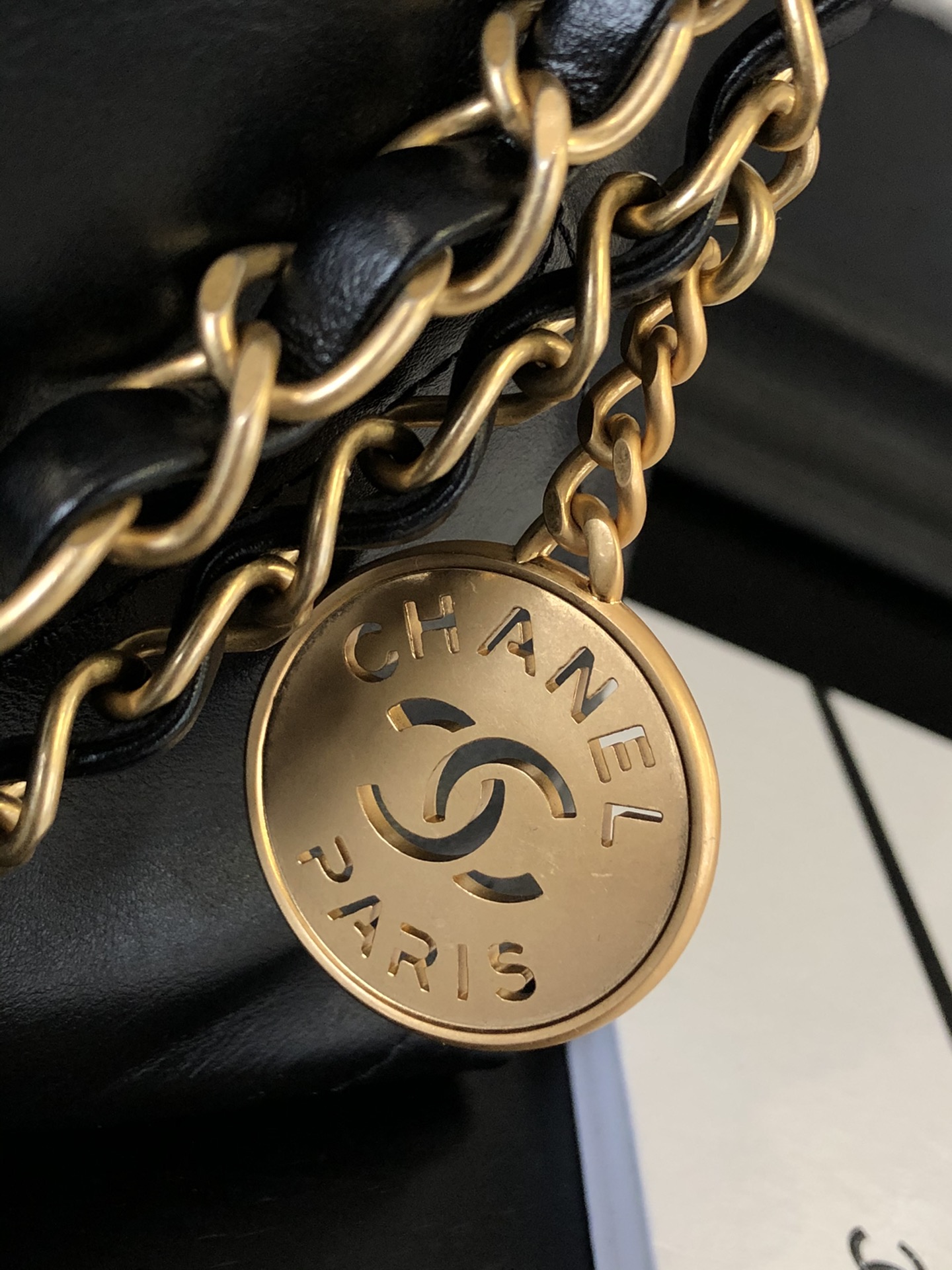 CHANEL 22 Small Handbag