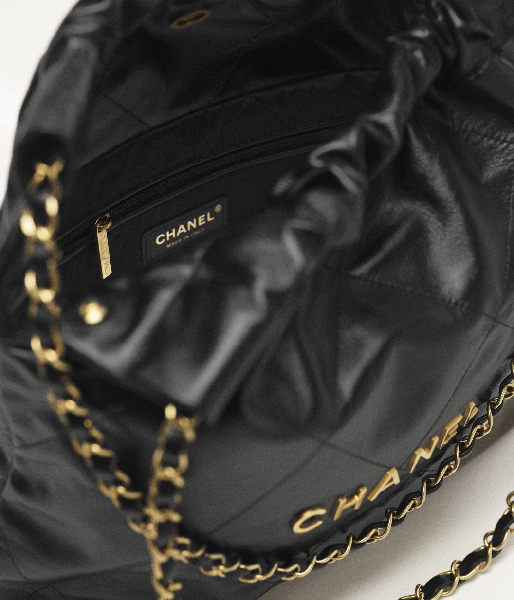 CHANEL 22 Small Handbag