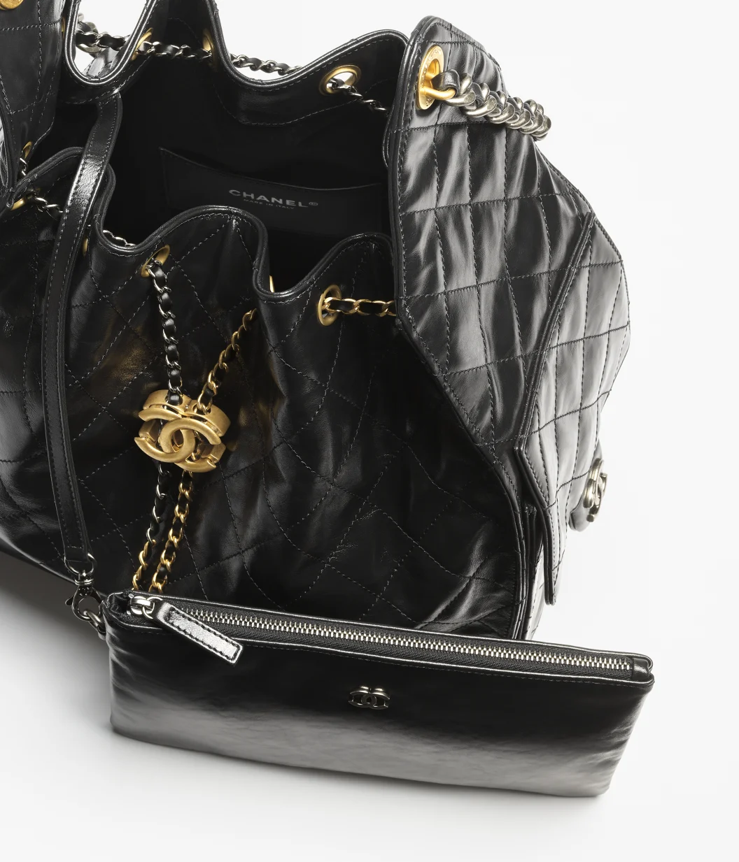 CHANEL 25 Medium Handbag Shiny Crumpled Calfskin